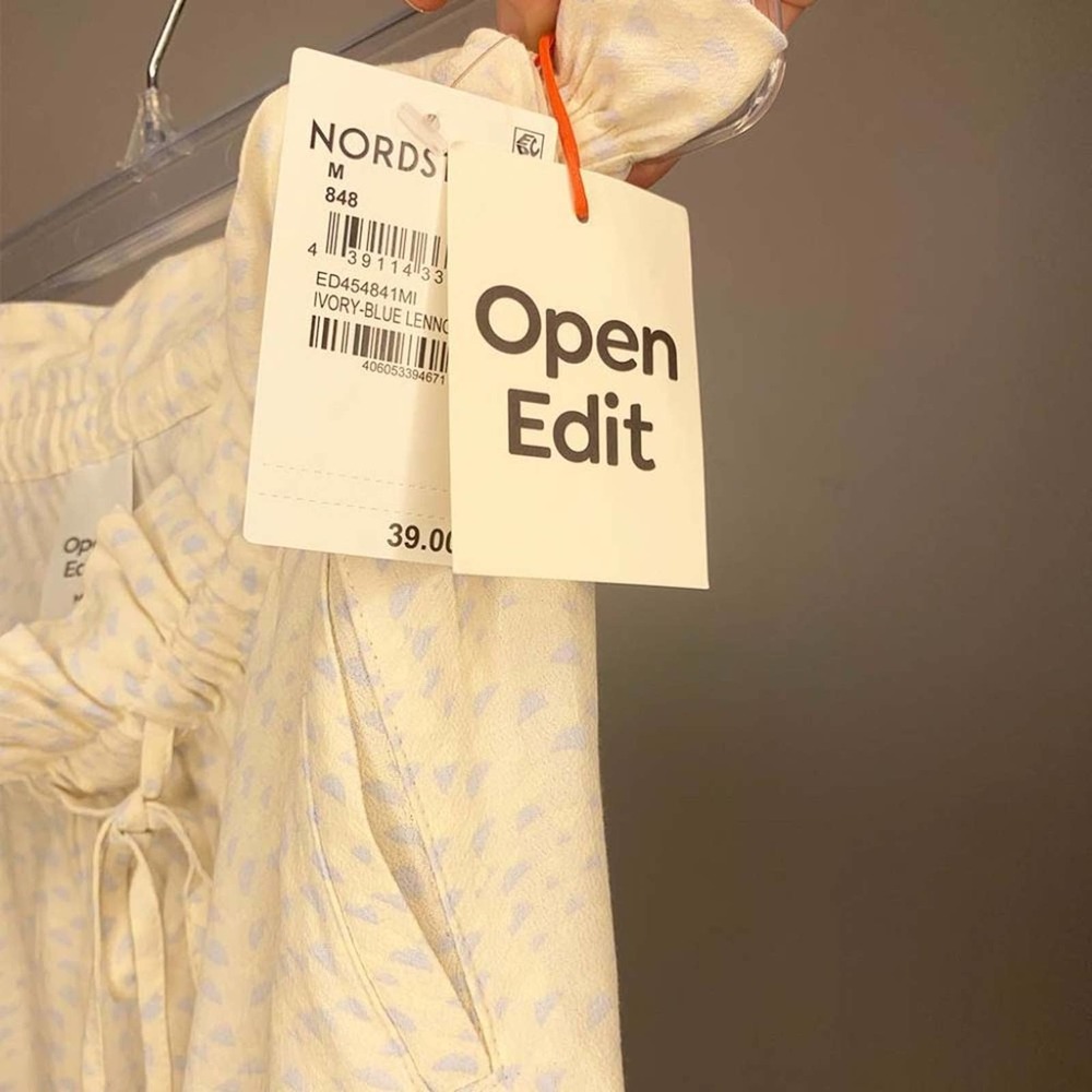 Nordstrom Open Edit Lennox Print Short, Cream & Ivory blue, Size M, NWT - Picture 4 of 5